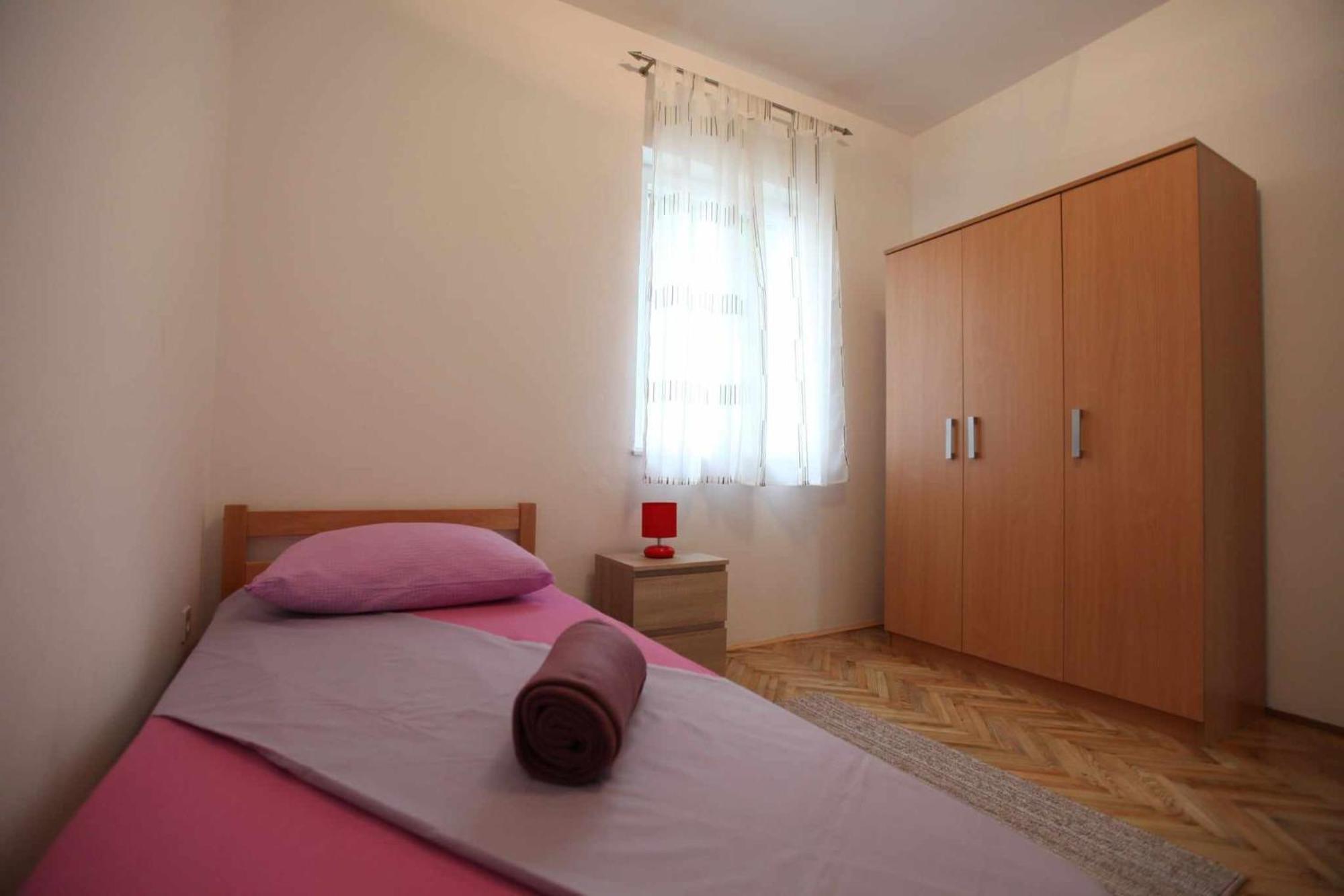Apartmani Ivana โตรกีร์ ภายนอก รูปภาพ