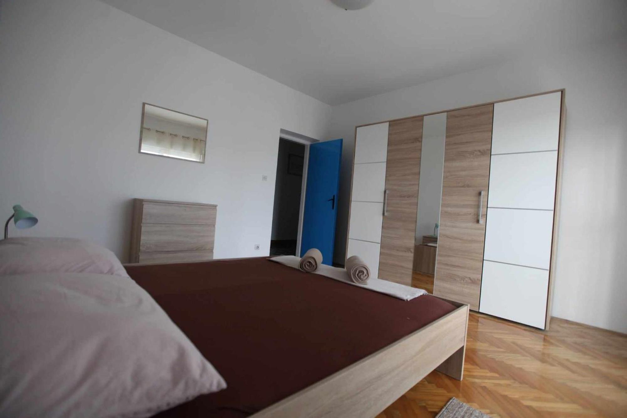 Apartmani Ivana โตรกีร์ ภายนอก รูปภาพ