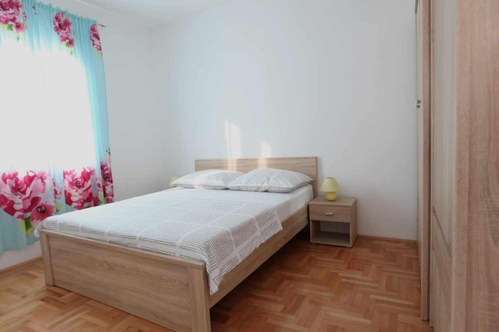 Apartmani Ivana โตรกีร์ ภายนอก รูปภาพ