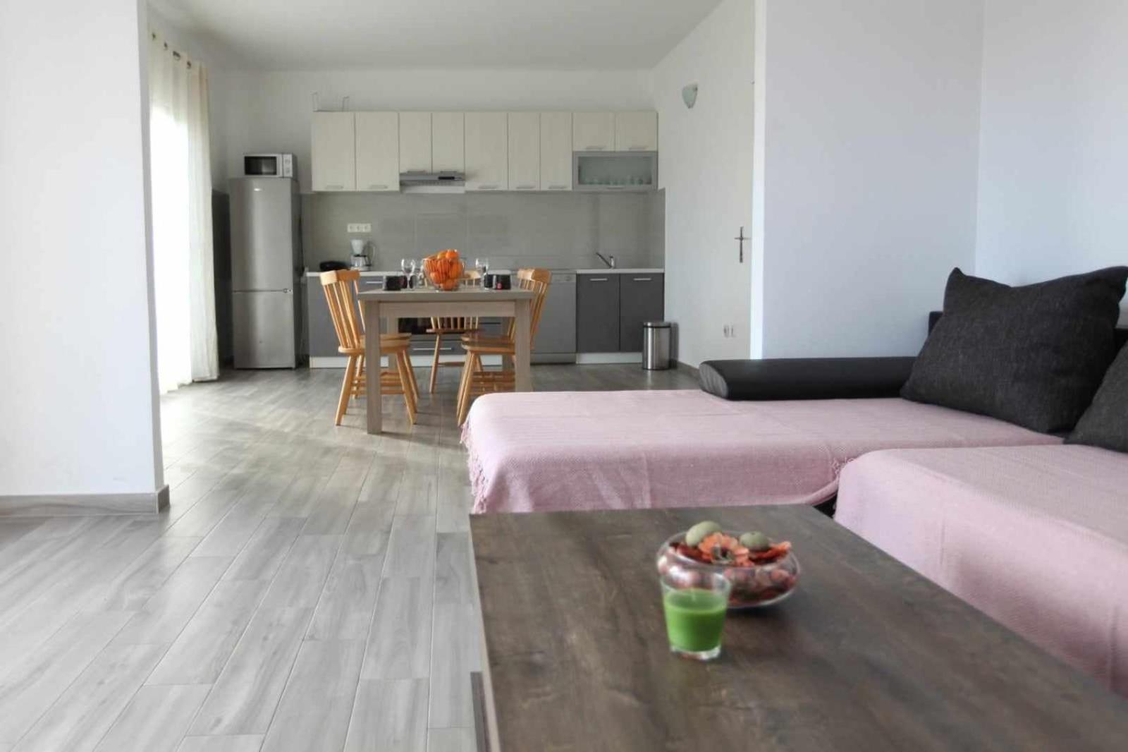 Apartmani Ivana โตรกีร์ ภายนอก รูปภาพ