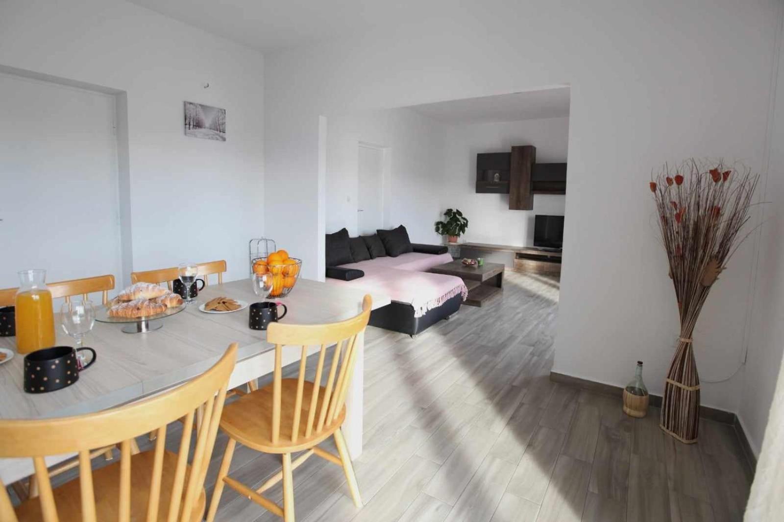 Apartmani Ivana โตรกีร์ ภายนอก รูปภาพ